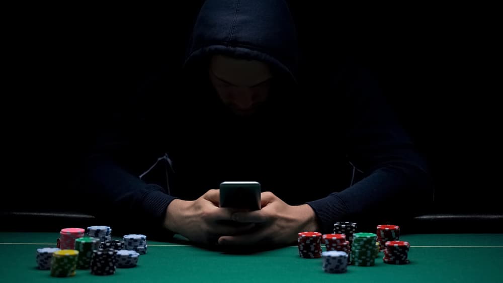 Online Poker Addict Playing Poker